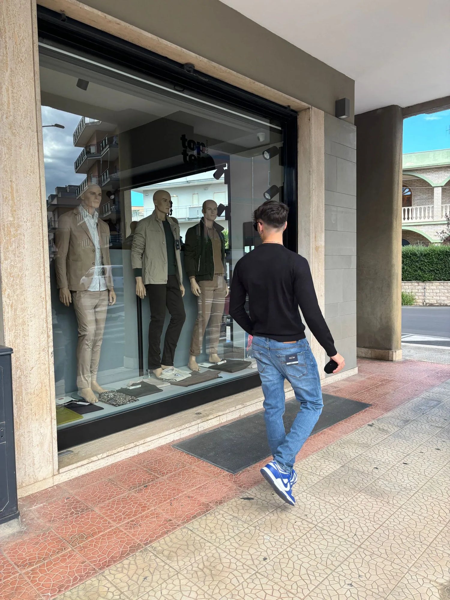 Top Ten Abbigliamento Scopri un mondo di stile - Main Image